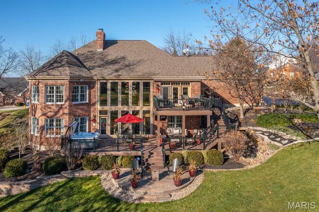 $979,000 | 7 Whitmoor Court, Weldon Spring, MO 63304