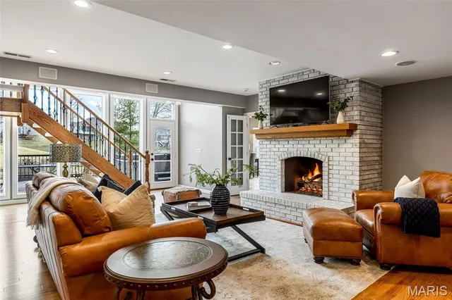 $979,000 | 7 Whitmoor Court, Weldon Spring, MO 63304