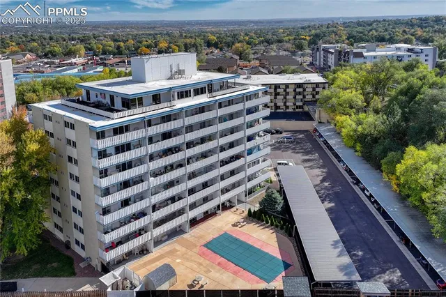 a picture of city view