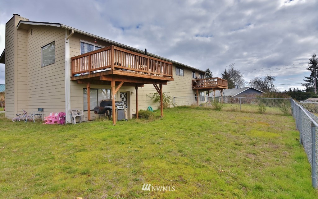 1045 Chestnut Street Bremerton, WA 98310 - Photo 4 of 25 Gallery Image 4
