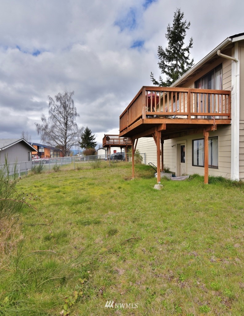 1045 Chestnut Street Bremerton, WA 98310 - Photo 5 of 25 Gallery Image 5