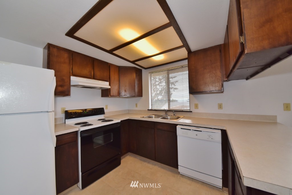 1045 Chestnut Street Bremerton, WA 98310 - Photo 9 of 25 Gallery Image 9