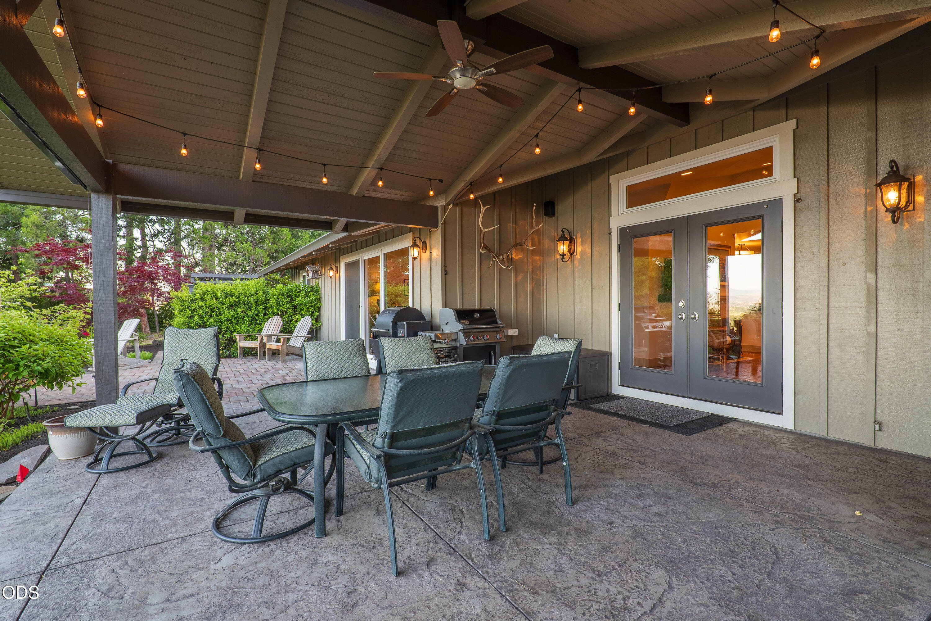 2564 Old Military Road Central Point, OR 97502 - Photo 32 of 58