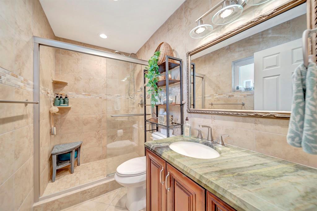 2611 Northeast 53rd Street Lighthouse Point, FL 33064 - Photo 31 of 63