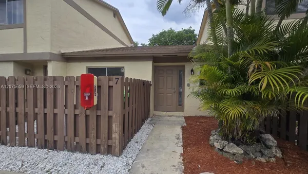 $310,000 | 3050 North W 106th Avenue, Unit 7, Sunrise, FL 33322