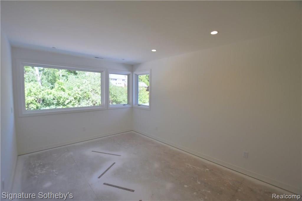 1426 Eastway Rochester Hills, MI 48306 - Photo 25 of 48
