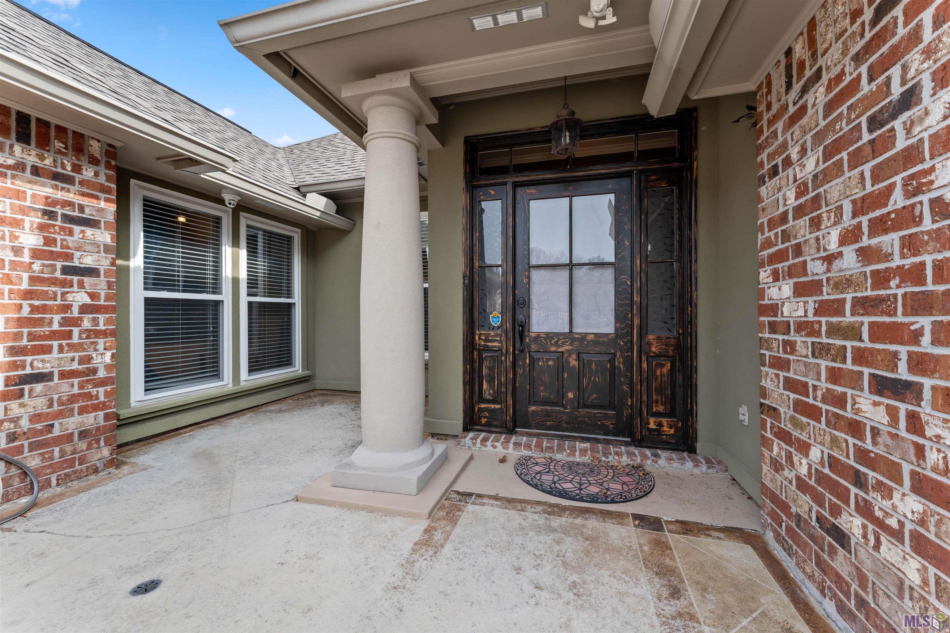 4013 Meadow Ridge Drive Baton Rouge, LA 70817 - Photo 2 of 25 Gallery Image 2