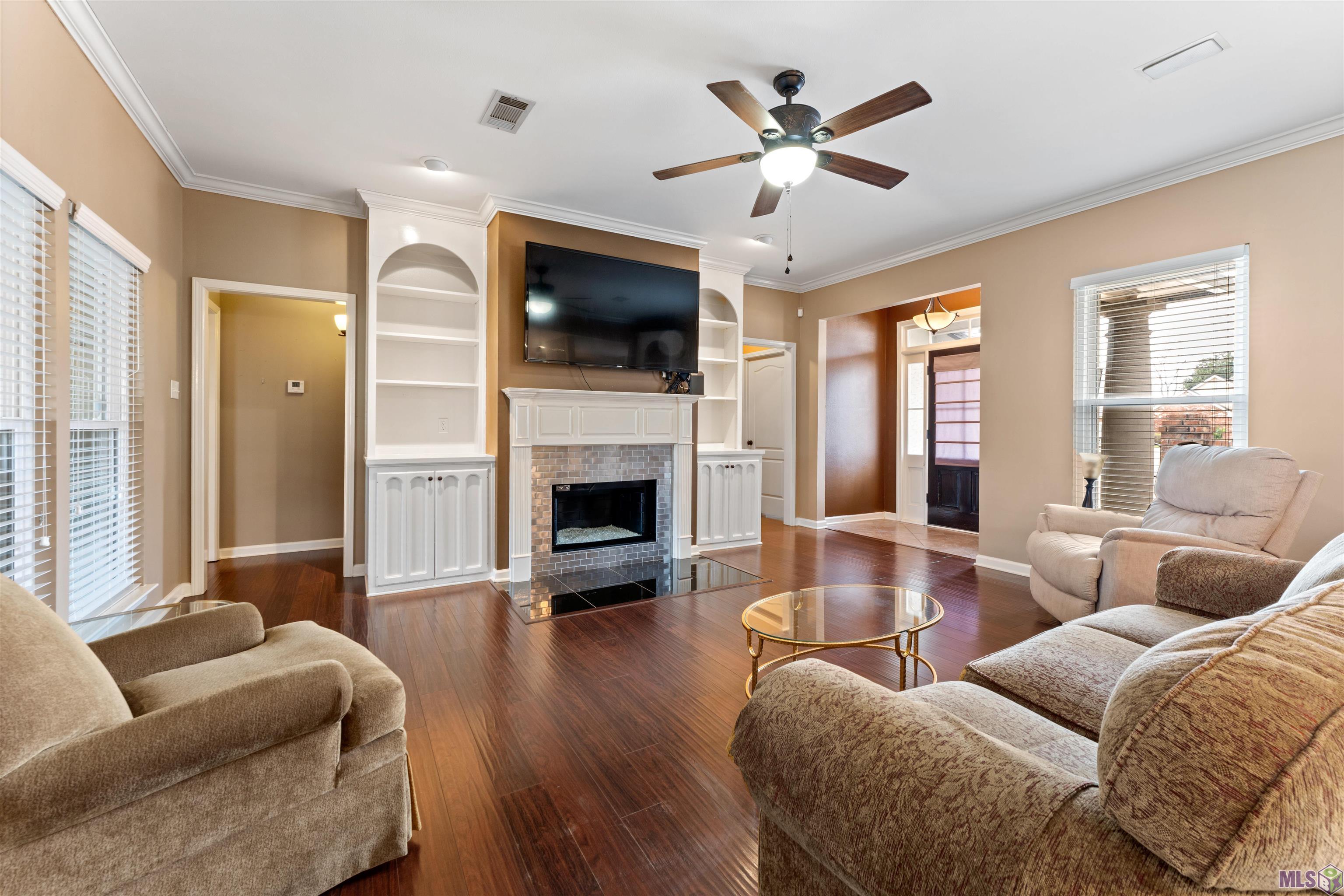 4013 Meadow Ridge Drive Baton Rouge, LA 70817 - Photo 3 of 25 Gallery Image 3