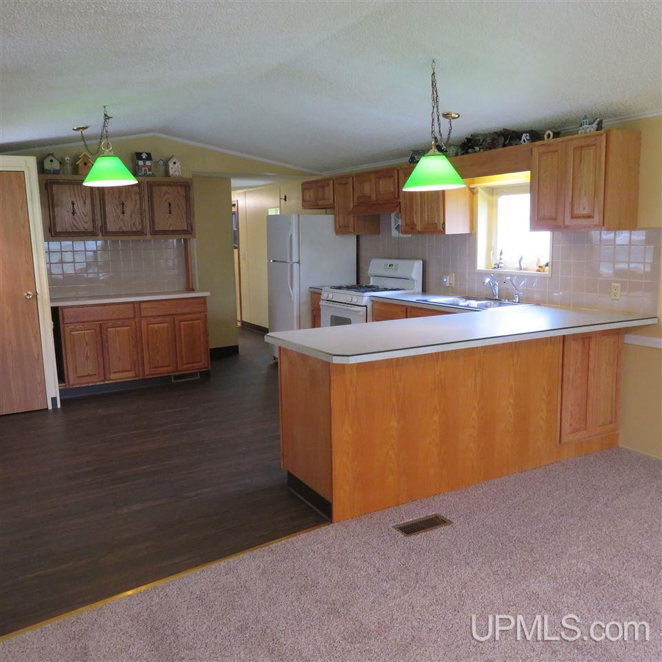 21633 Ridge Road, Unit 216200110 Grand Marais, MI 49839 - Photo 5 of 18 Gallery Image 5