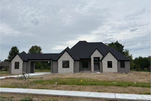 $1,399,900 | 66930 Dorothy Trail, Washington, MI 48095