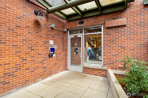 $320,000 | 1620 Belmont Avenue, Unit 623, Seattle, WA 98122