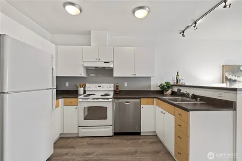 $320,000 | 1620 Belmont Avenue, Unit 623, Seattle, WA 98122