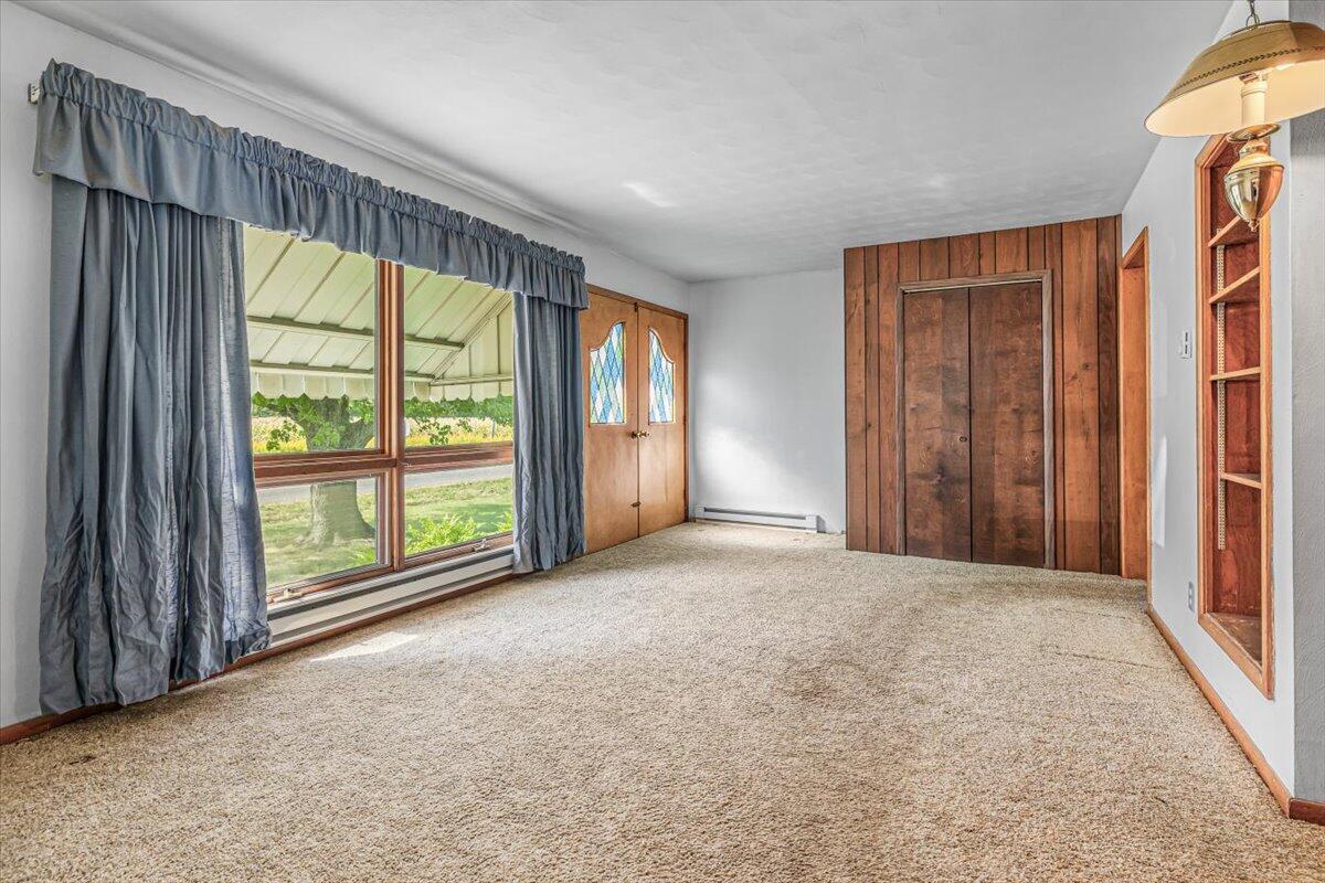 17567 Lakeside Road Three Oaks, MI 49128 - Photo 6 of 50 Living Room