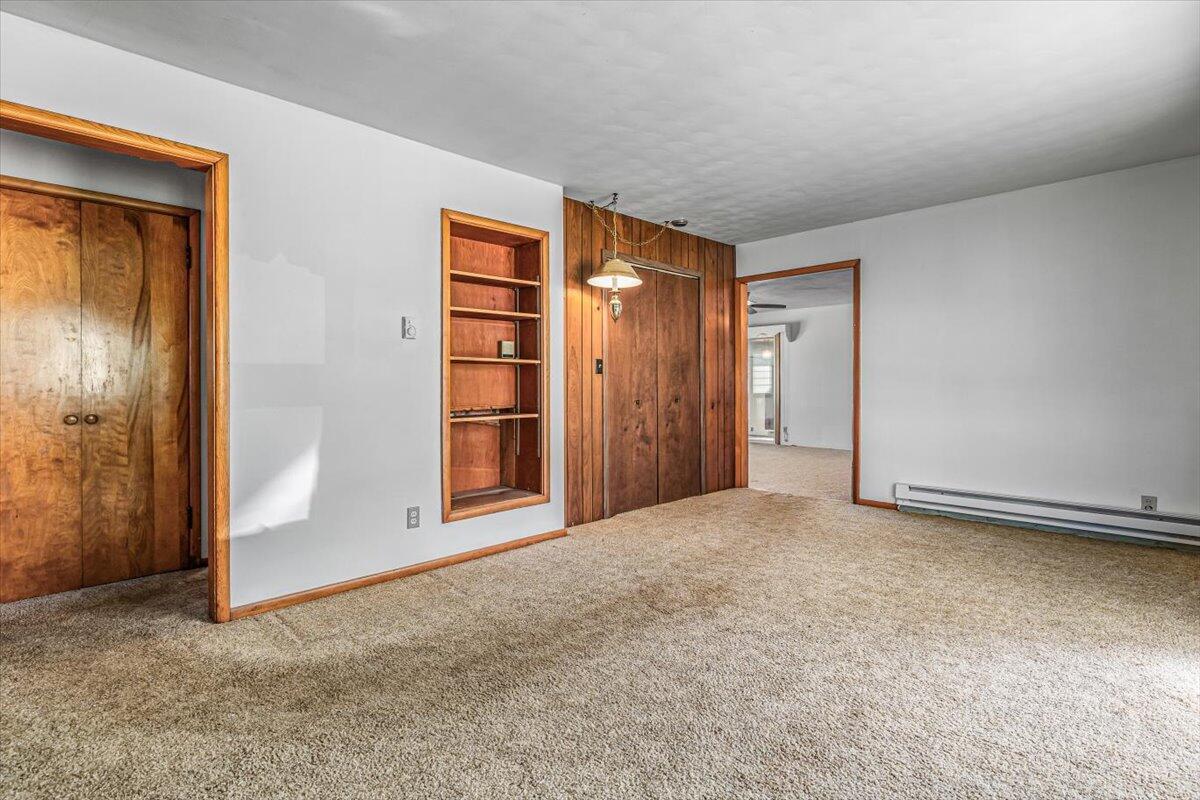 17567 Lakeside Road Three Oaks, MI 49128 - Photo 10 of 50 Living Room