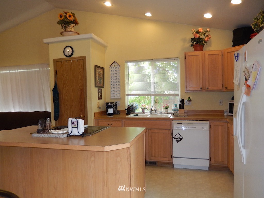 8012 188th Avenue Southwest Rochester, WA 98579 - Photo 10 of 24