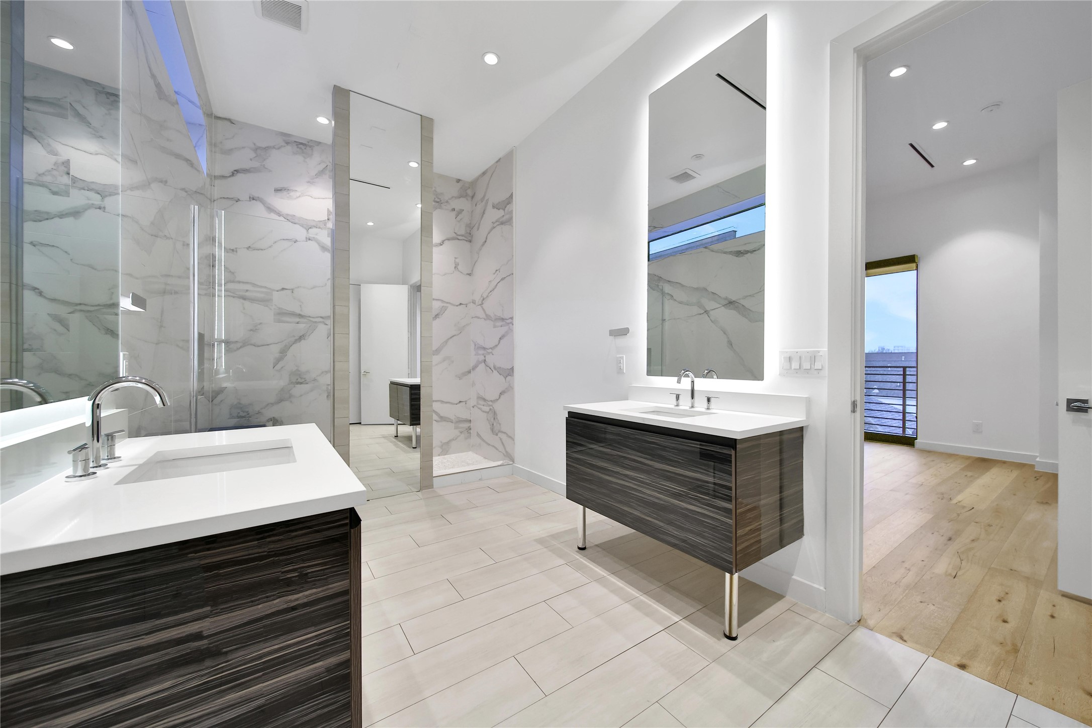 819 West 24th Street, Unit D Houston, TX 77008 - Photo 19 of 27 Primary Bathroom