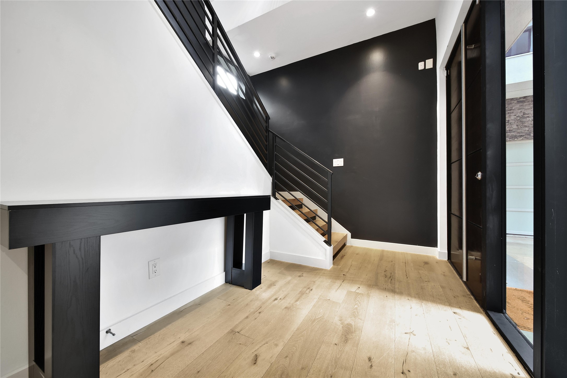 819 West 24th Street, Unit D Houston, TX 77008 - Photo 4 of 27