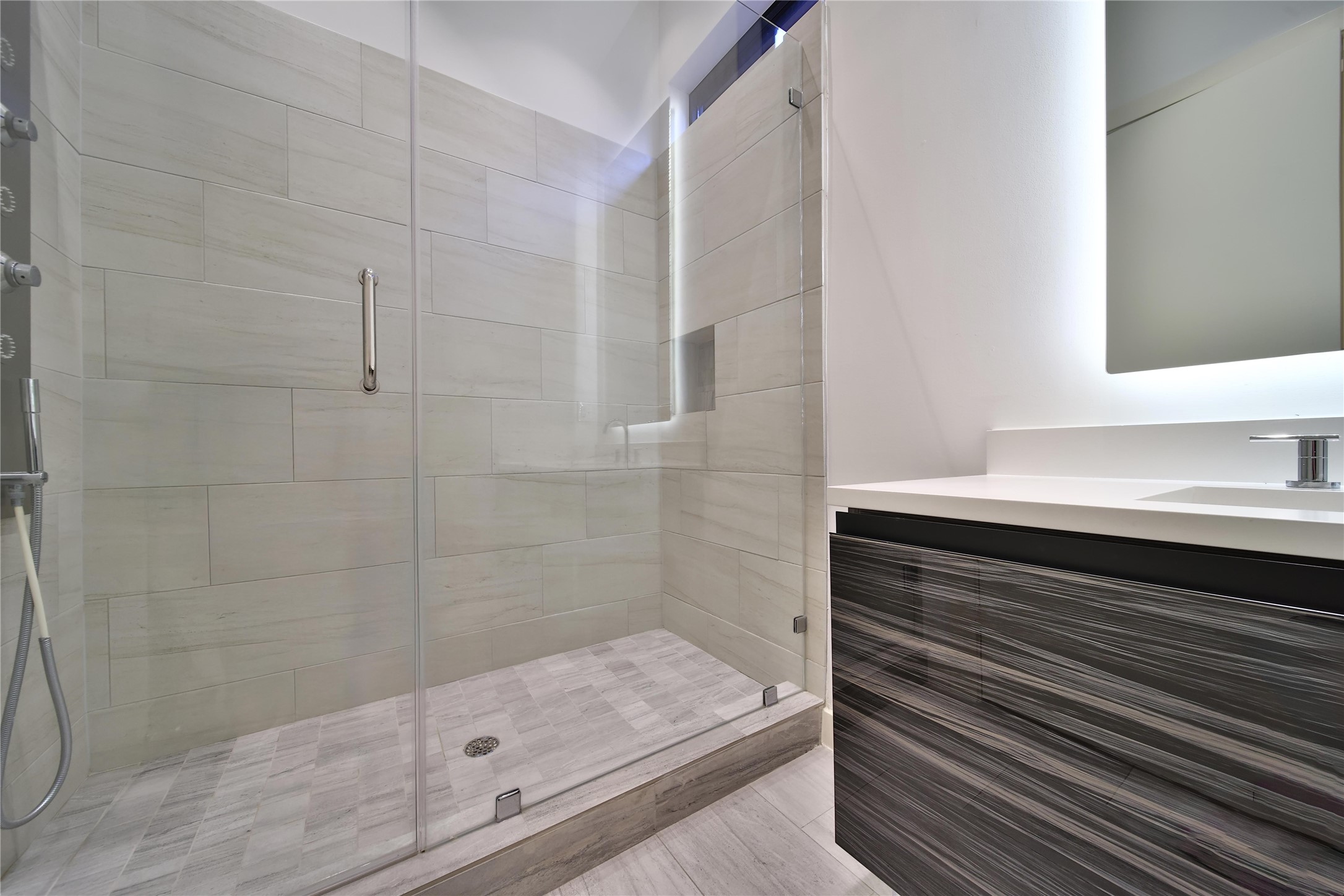 819 West 24th Street, Unit D Houston, TX 77008 - Photo 6 of 27