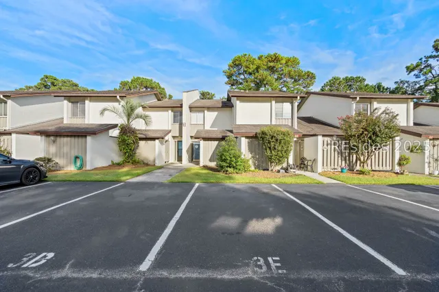 $240,000 | 3 Marsh Harbor Drive, Unit 3E, Beaufort, SC 29907