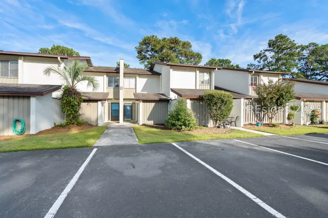 $240,000 | 3 Marsh Harbor Drive, Unit 3E, Beaufort, SC 29907