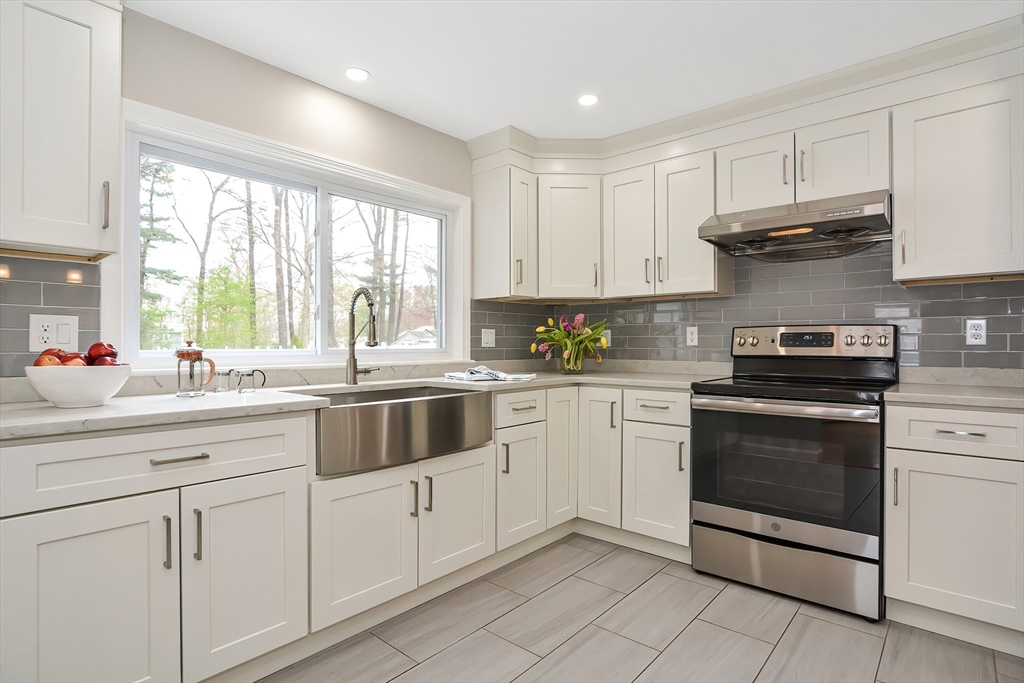 7 Ashdale Road Canton, MA 02021 - Photo 4 of 37 Gallery Image 4