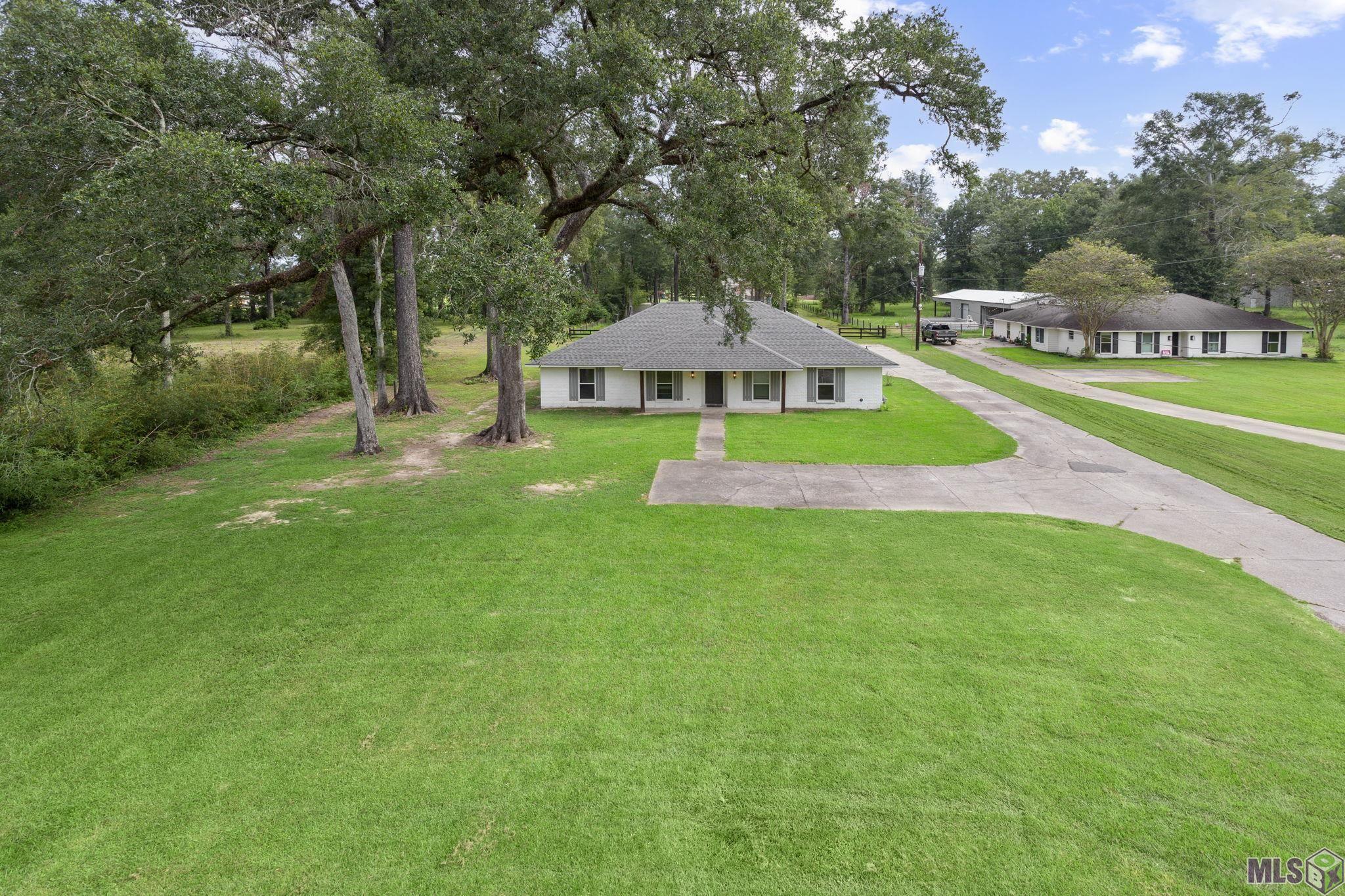 22185 Hoo Shoo Too Road Baton Rouge, LA 70817 - Photo 2 of 25 Front View of Home