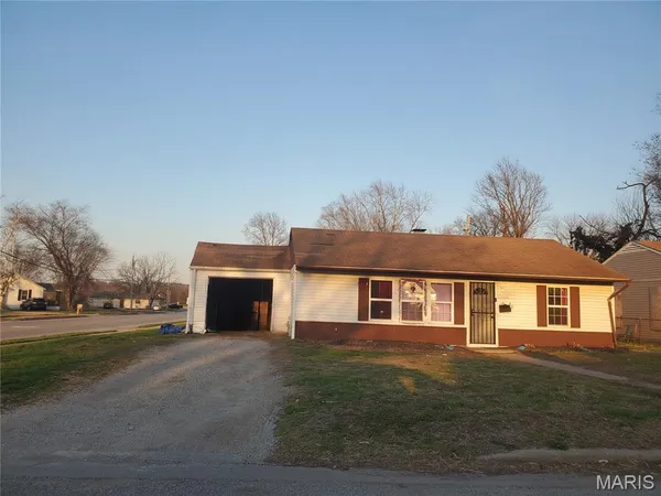 $90,000 | 48 Louise Lane, Cahokia, IL 62206
