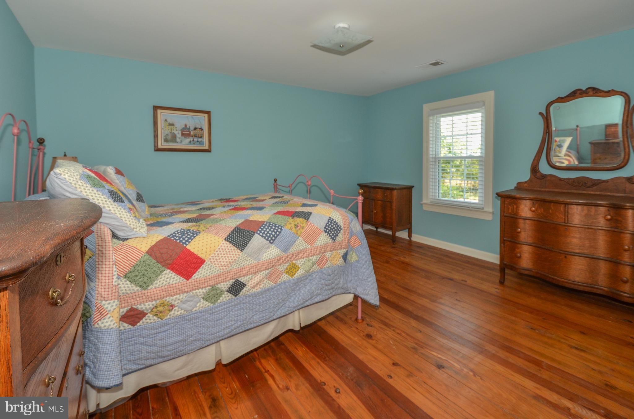 18912 Black Oak Road Purcellville, VA 20132 - Photo 20 of 66 Upper Level Bedroom 3