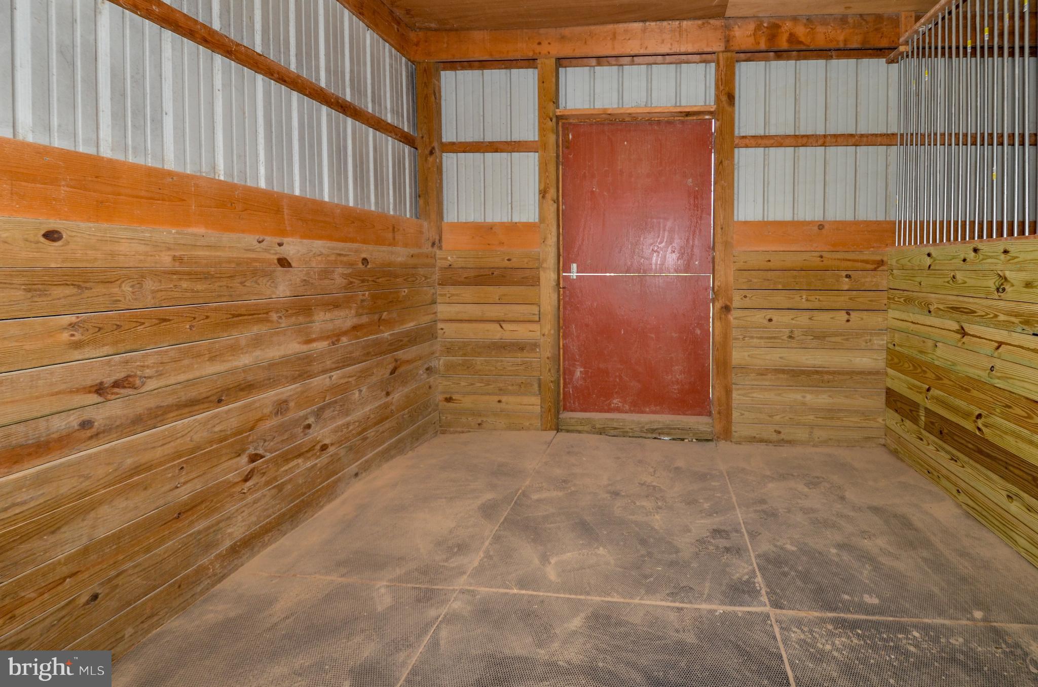 18912 Black Oak Road Purcellville, VA 20132 - Photo 32 of 66 4 12 X 12 stalls