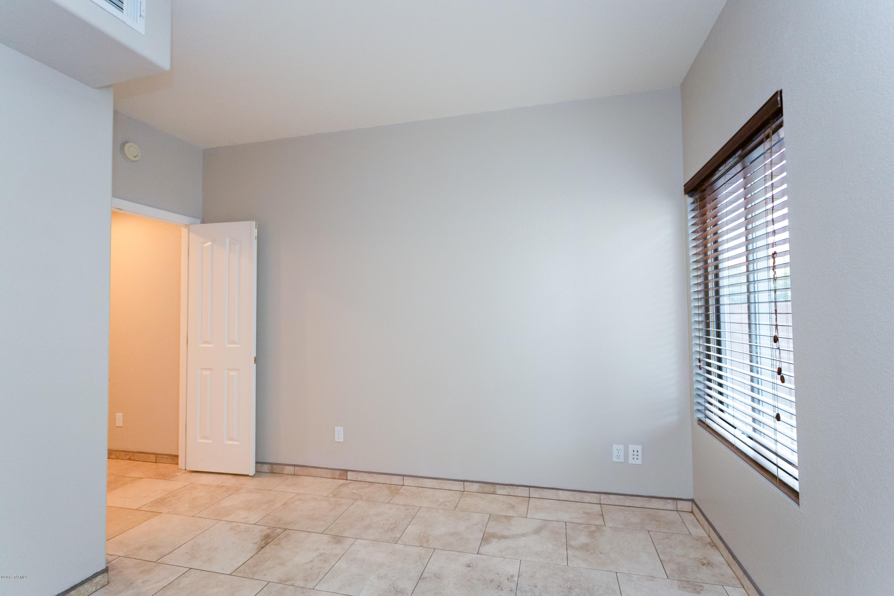 621 West Paseo Rio Grande Tucson, AZ 85737 - Photo 11 of 35