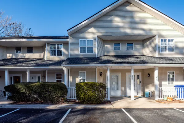 $1,975 | 234 Stefan Drive, Unit 4C, Charleston, SC 29412