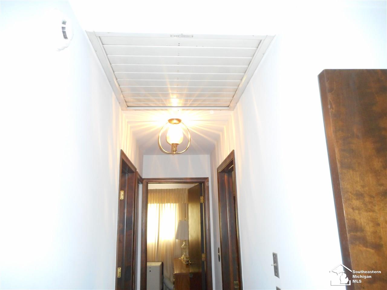 26855 Pennsylvania Road Romulus, MI 48174 - Photo 22 of 35