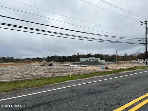 $2,100,000 | 29 West Commodore Boulevard, Jackson, NJ 08527
