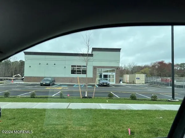 $2,100,000 | 29 West Commodore Boulevard, Jackson, NJ 08527