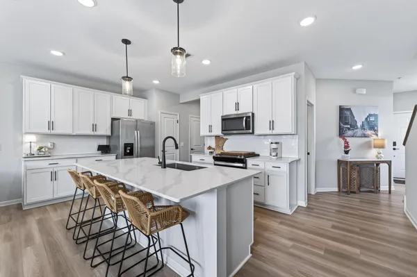 $425,000 | 9699 4th Street North, Lake Elmo, MN 55042