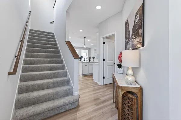 $425,000 | 9699 4th Street North, Lake Elmo, MN 55042