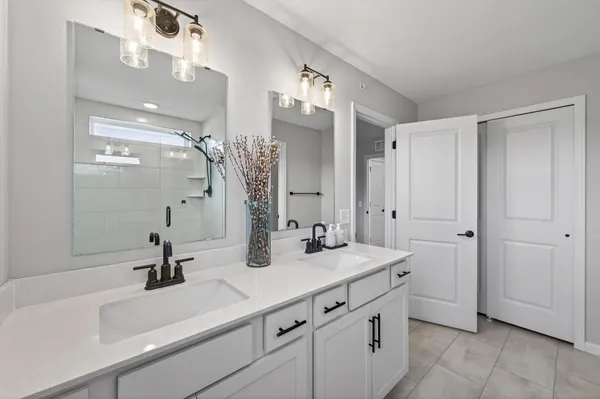 $425,000 | 9699 4th Street North, Lake Elmo, MN 55042