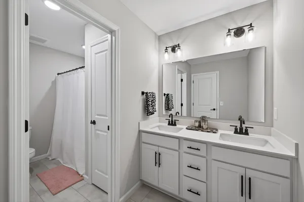 $425,000 | 9699 4th Street North, Lake Elmo, MN 55042