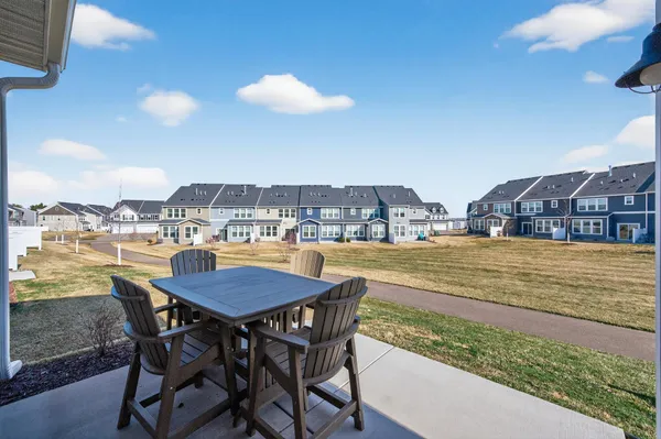 $425,000 | 9699 4th Street North, Lake Elmo, MN 55042