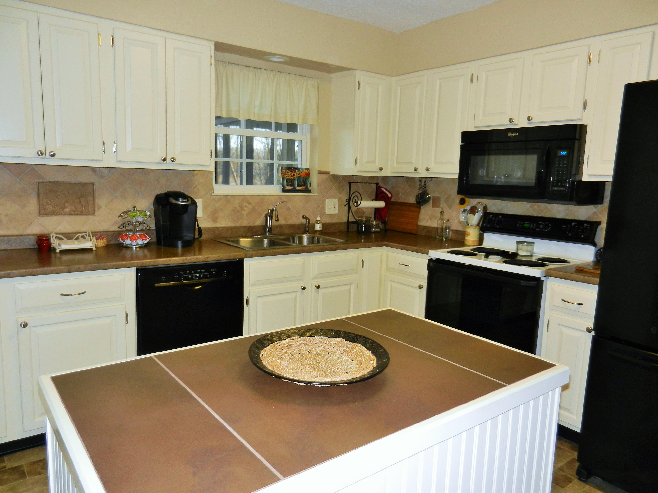 116 Tidewater Lane Oak Ridge, TN 37830 - Photo 6 of 35 Updated Kitchen