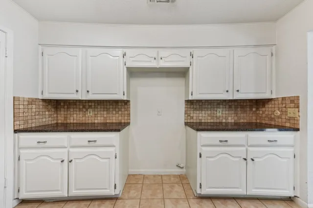 $325,000 | 503 Hackberry Street, Lockhart, TX 78644