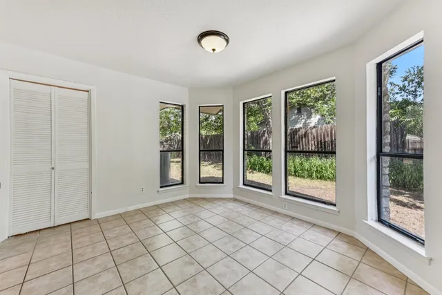 $325,000 | 503 Hackberry Street, Lockhart, TX 78644