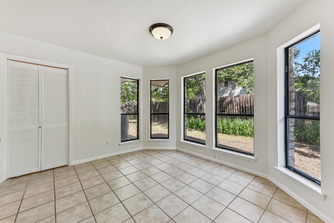 503 Hackberry Street Lockhart, TX 78644 - Photo 21 of 36