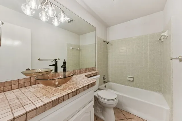 $325,000 | 503 Hackberry Street, Lockhart, TX 78644