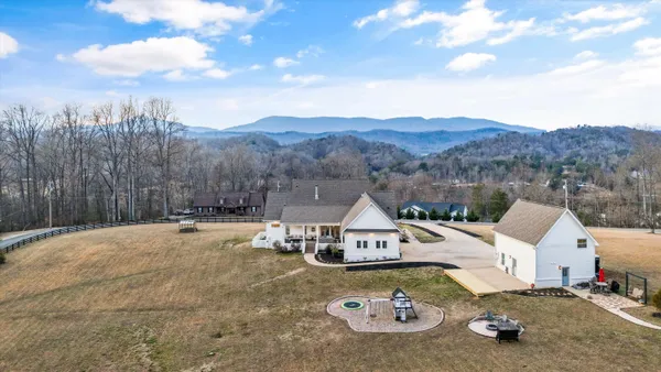 $1,650,000 | 130 John Hendren Lane, Clinton, TN 37716