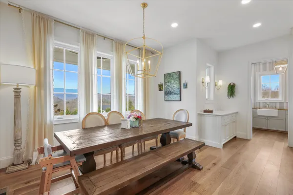 $1,650,000 | 130 John Hendren Lane, Clinton, TN 37716