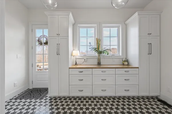 $1,650,000 | 130 John Hendren Lane, Clinton, TN 37716