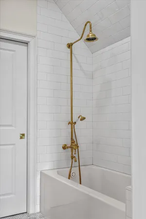 $1,650,000 | 130 John Hendren Lane, Clinton, TN 37716