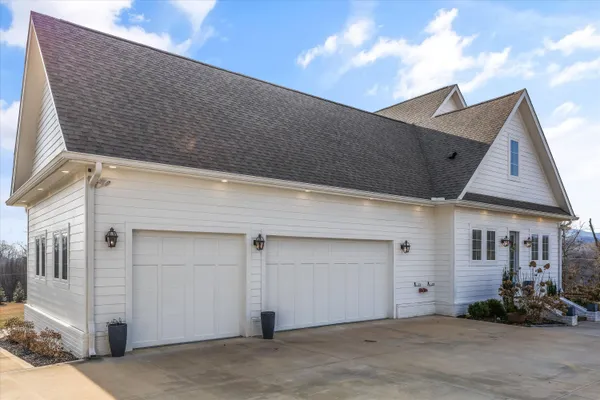 $1,650,000 | 130 John Hendren Lane, Clinton, TN 37716