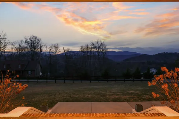 $1,650,000 | 130 John Hendren Lane, Clinton, TN 37716